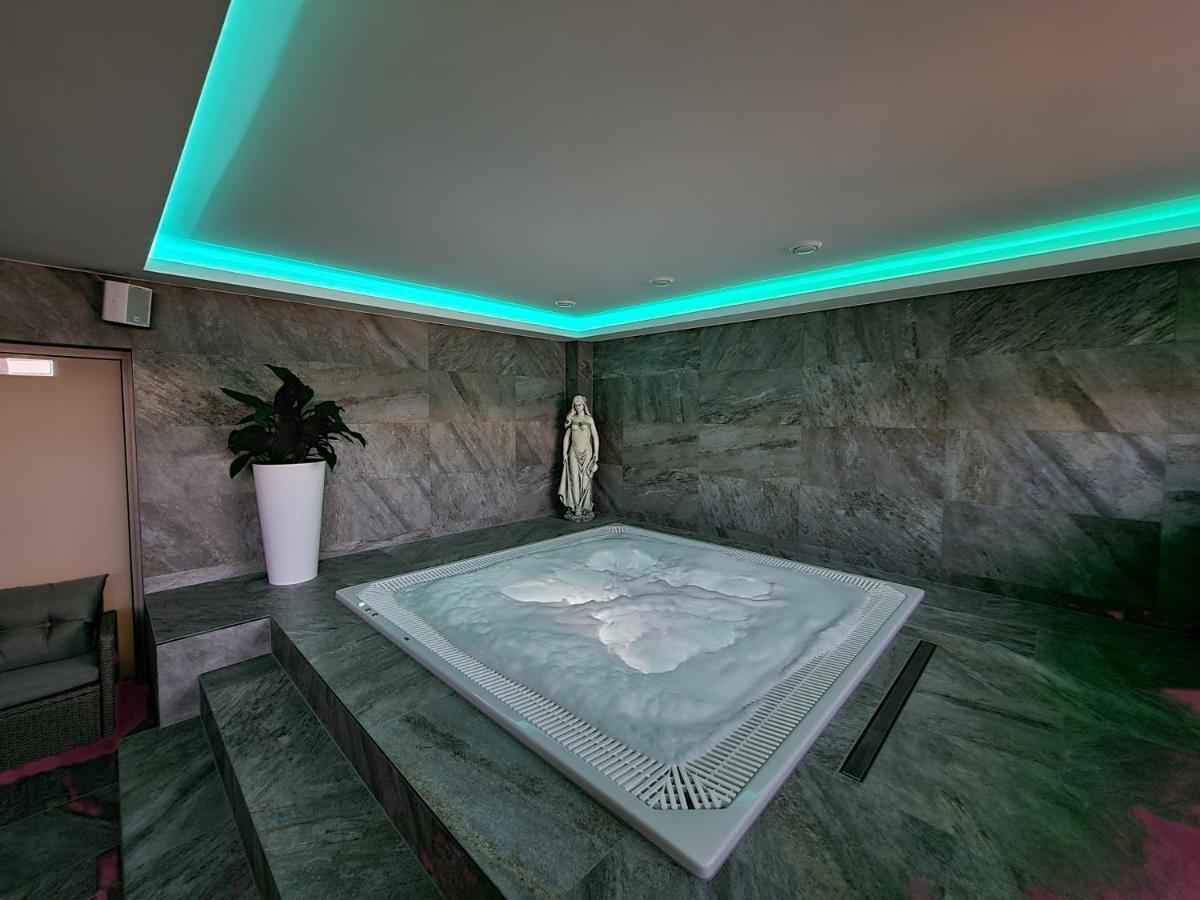 Chaty Krusetnica S Luxusnym Privatnym Wellness Eksteriør billede