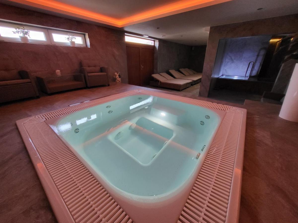 Chaty Krusetnica S Luxusnym Privatnym Wellness Eksteriør billede