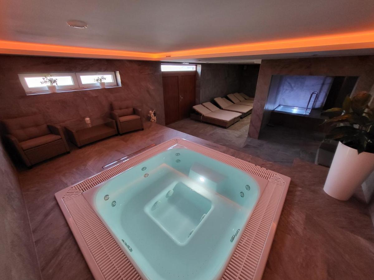 Chaty Krusetnica S Luxusnym Privatnym Wellness Eksteriør billede