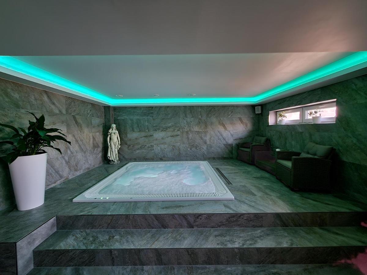 Chaty Krusetnica S Luxusnym Privatnym Wellness Eksteriør billede