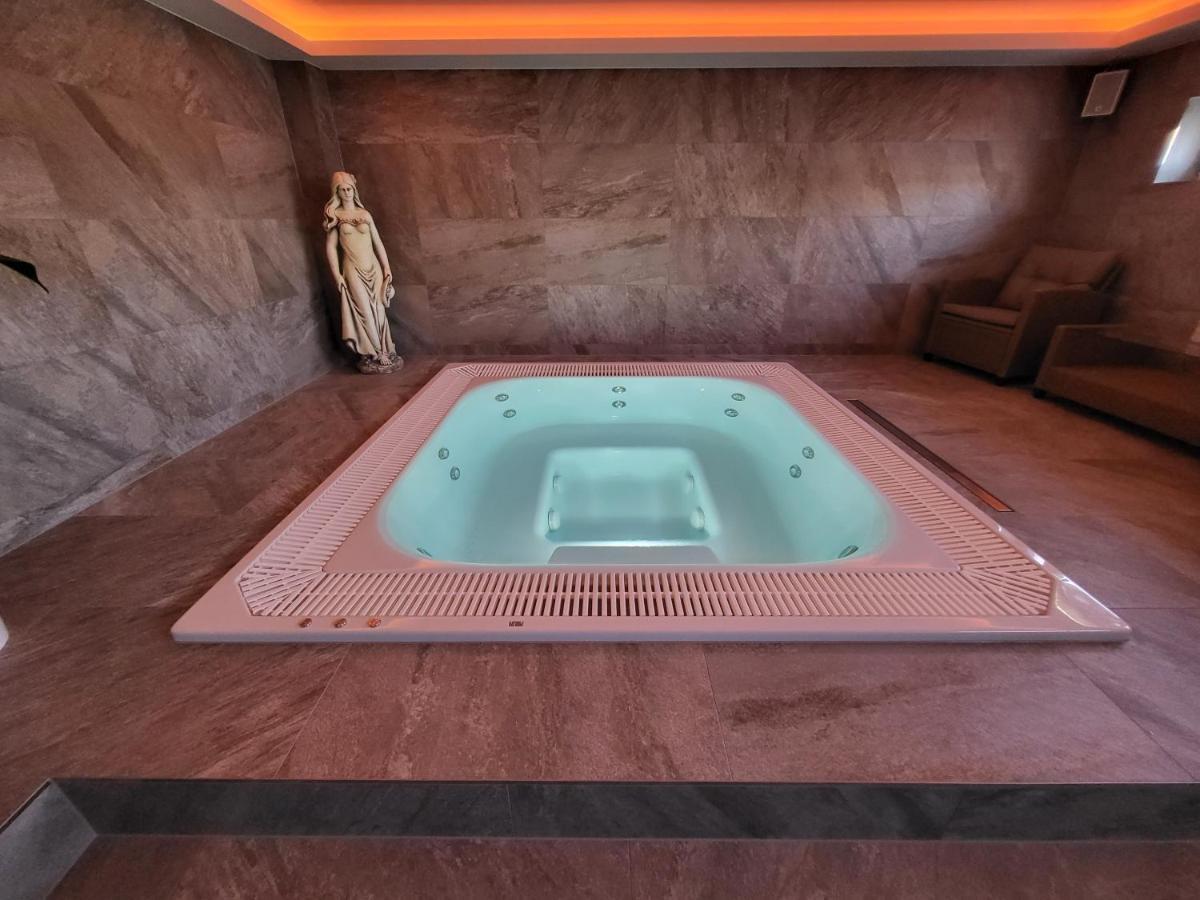 Chaty Krusetnica S Luxusnym Privatnym Wellness Eksteriør billede